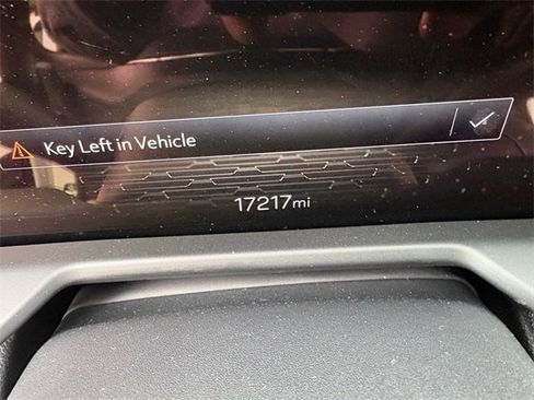 Used 2025 GMC Acadia Elevation image 8