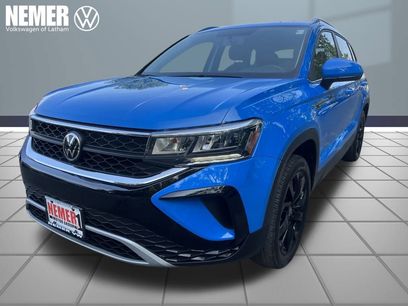 Certified 2022 Volkswagen Taos SE w/ Panoramic Sunroof Package