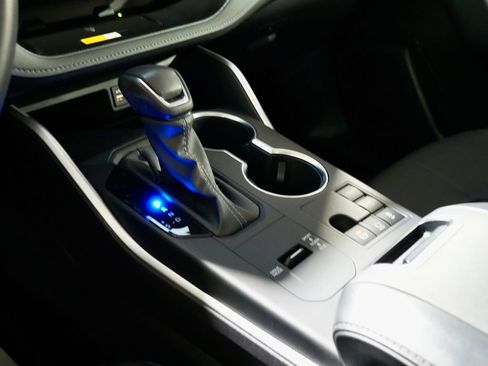 Used 2025 Toyota Highlander XLE image 22