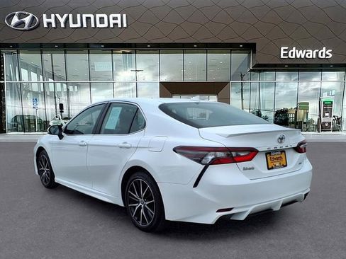 Used 2023 Toyota Camry SE image 5