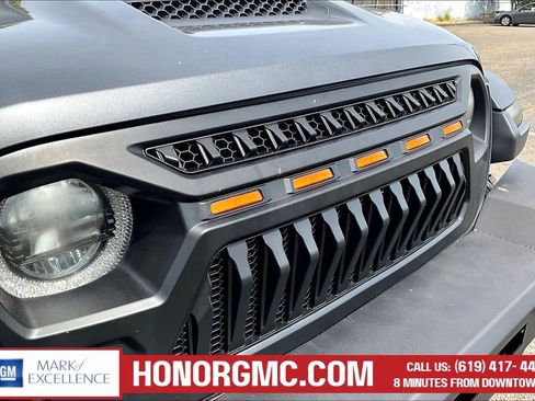 Used 2022 Jeep Gladiator Mojave w/ Trailer Tow Package AWD/4WD image 33