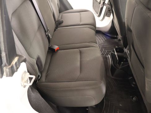 Used 2019 Jeep Wrangler Unlimited Sahara AWD/4WD image 13