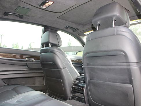 Used 2015 BMW 750Li image 18