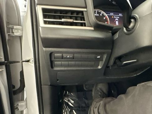 Used 2022 Mitsubishi Outlander SE AWD/4WD image 17