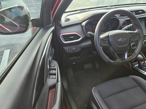 Used 2021 Chevrolet TrailBlazer RS w/ Sun and Liftgate Package FWD image 5