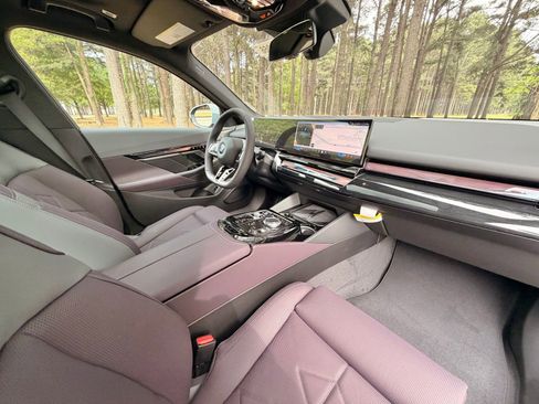 New 2026 BMW 530i RWD image 21