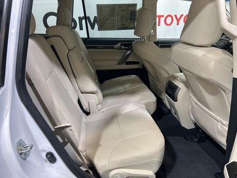 Used 2023 Lexus GX 460 Premium w/ Premium Plus Package image 16