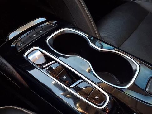 Used 2022 Buick Envision Essence w/ Safety Package image 21