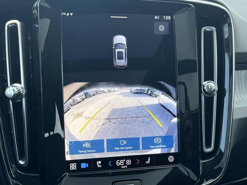 Used 2025 Volvo XC40 B5 Core w/ Protection Package Premier image 33