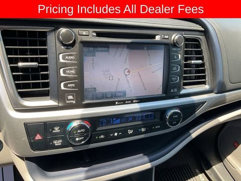 Used 2019 Toyota Highlander Limited FWD image 13