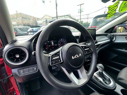 Used 2024 Kia Forte LXS FWD image 9