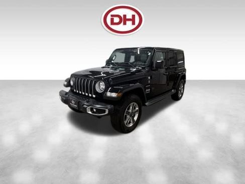 Used 2019 Jeep Wrangler Unlimited Sahara AWD/4WD image 11