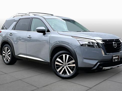 Used 2025 Nissan Pathfinder Platinum w/ Cargo Package FWD image 3