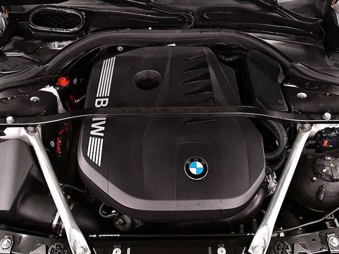 Used 2024 BMW 740i xDrive AWD/4WD image 31