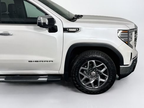 Used 2023 GMC Sierra 1500 SLT w/ SLT Premium Plus Package AWD/4WD image 44