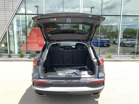 Used 2025 Audi Q5 Premium w/ Convenience Package AWD/4WD image 16