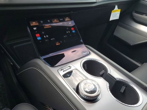 New 2026 Cadillac Vistiq Sport image 34