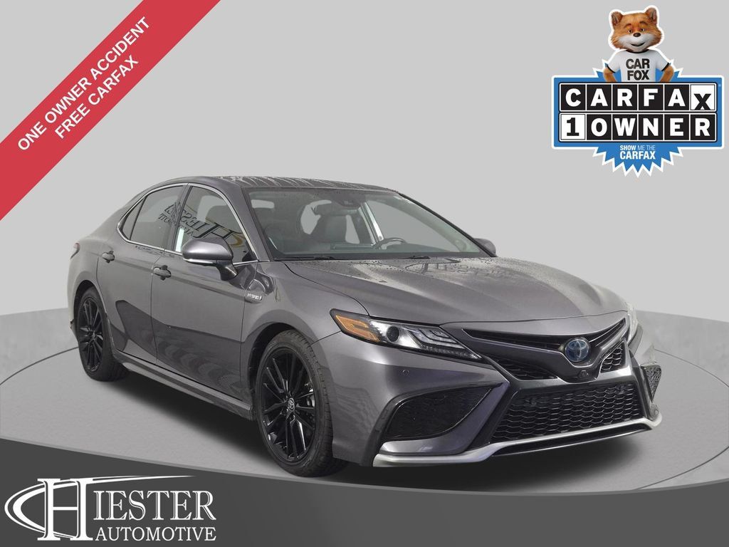 Used 2021 Toyota Camry XSE w/ Navigation Upgrade Package FWD image 1