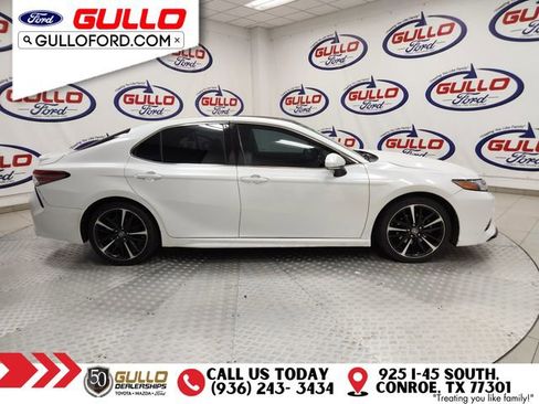 Used 2018 Toyota Camry XSE image 4