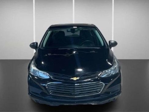 Used 2017 Chevrolet Cruze LS image 2