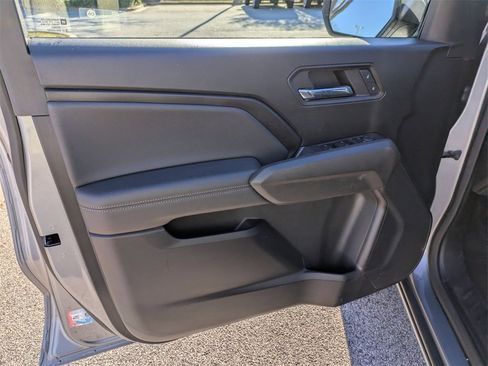 Used 2023 Chevrolet Colorado LT image 12