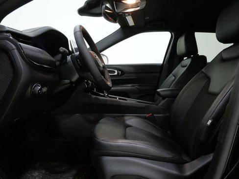 New 2026 Jeep Compass Latitude image 12