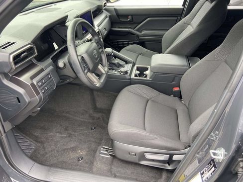 Used 2025 Toyota 4Runner SR5 AWD/4WD image 17