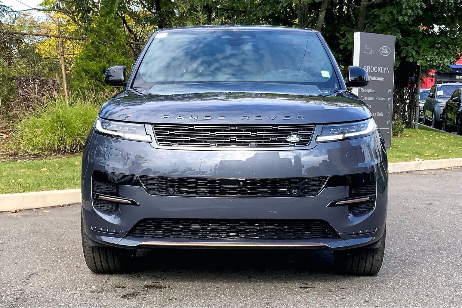 New 2027 Land Rover Range Rover Sport Dynamic SE AWD/4WD image 3