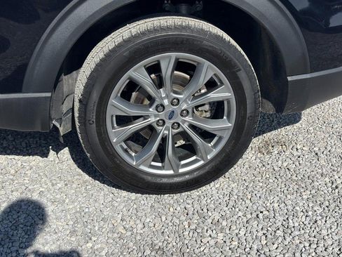 Used 2023 Ford Explorer XLT w/ Equipment Group 202A image 11