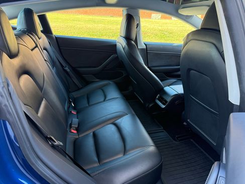 Used 2021 Tesla Model 3 Standard Range Plus image 22