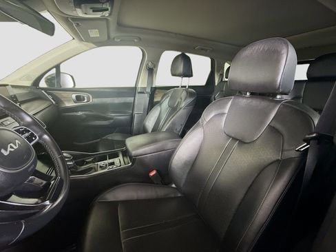Used 2022 Kia Sorento EX w/ Panoramic Sunroof Package image 22