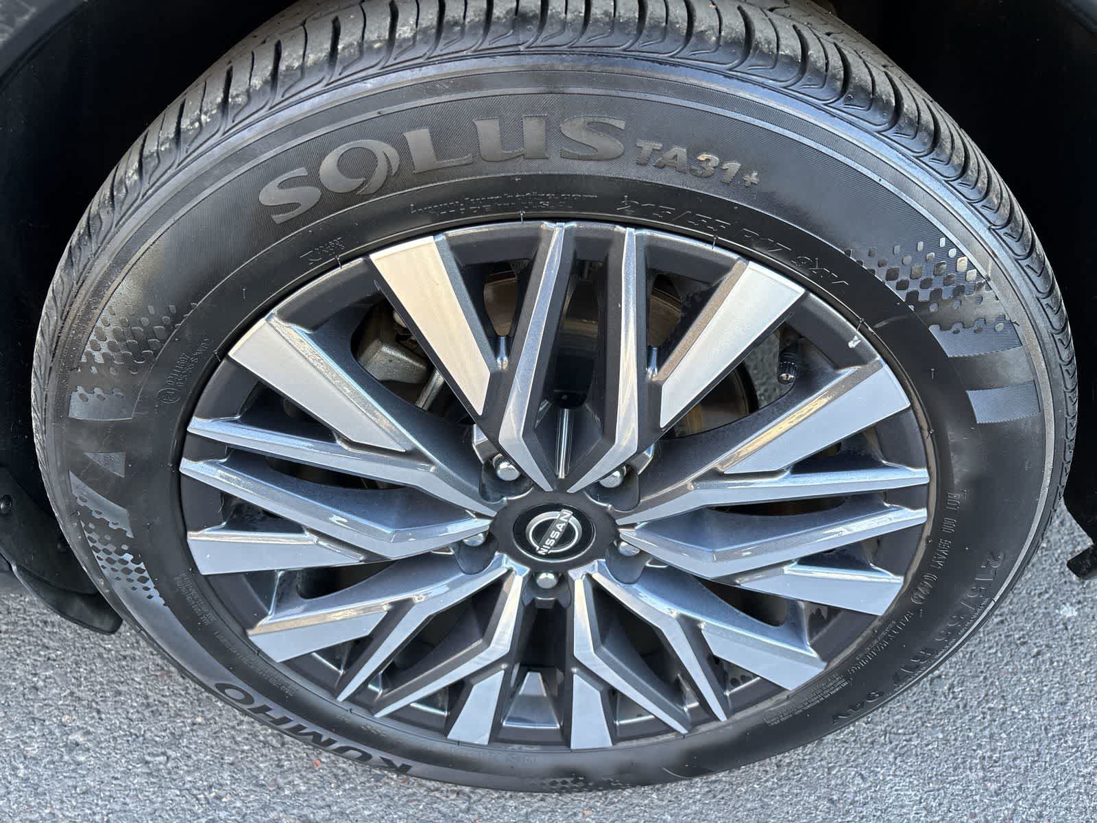 Used 2025 Nissan Altima 2.5 SV FWD image 4