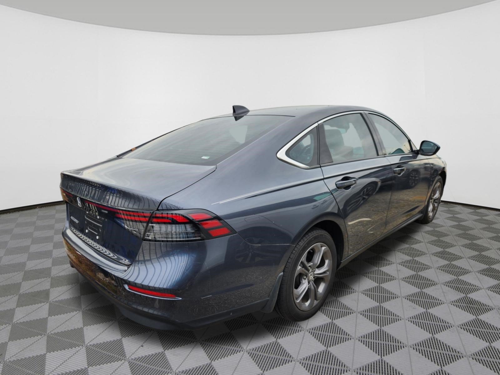 Used 2024 Honda Accord EX image 4