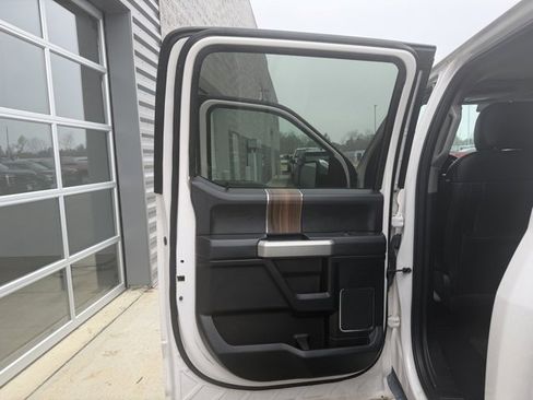 Used 2016 Ford F150 Lariat w/ Equipment Group 502A Luxury image 17