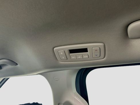 Used 2026 Kia Carnival FWD image 28
