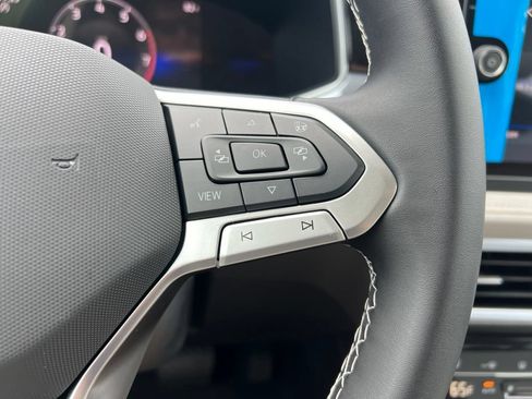 New 2026 Volkswagen Taos SE FWD image 17