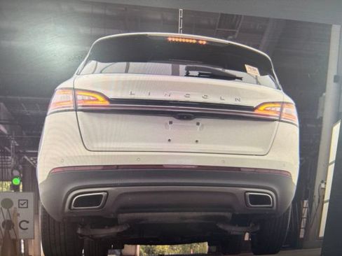 Used 2022 Lincoln Nautilus Reserve AWD/4WD image 10