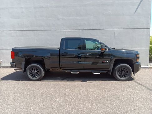 Used 2016 Chevrolet Silverado 2500 LT w/ Midnight Edition AWD/4WD image 2