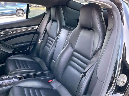 Used 2016 Porsche Panamera S image 21