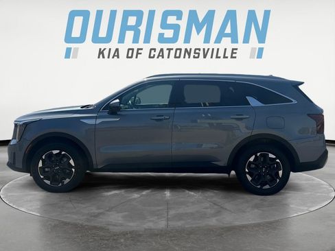 Used 2024 Kia Sorento S FWD image 3