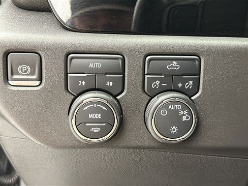 Used 2024 Chevrolet Silverado 1500 LT AWD/4WD image 23