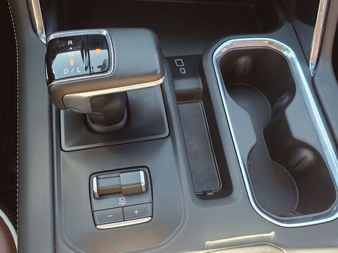 Used 2024 GMC Sierra 1500 Denali Ultimate image 15