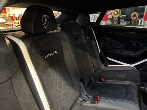 Used 2023 Lamborghini Urus Performante image 37