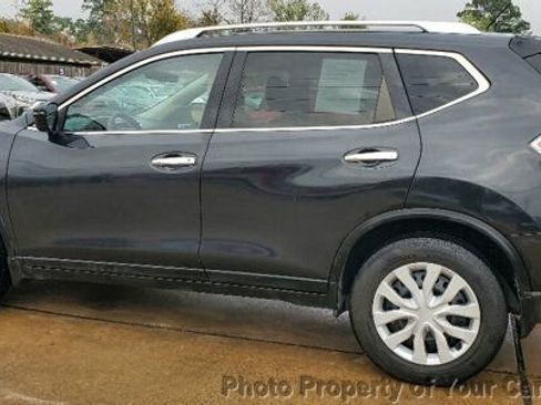 Used 2016 Nissan Rogue S w/ Appearance Package image 10