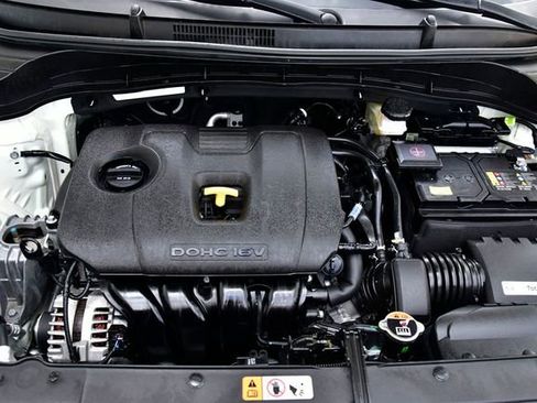 Certified 2025 Kia Soul LX w/ LX Technology Package FWD image 29