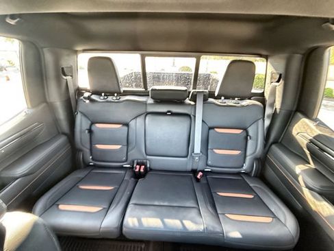 Used 2025 GMC Sierra 1500 AT4 w/ AT4 Premium Package AWD/4WD image 23