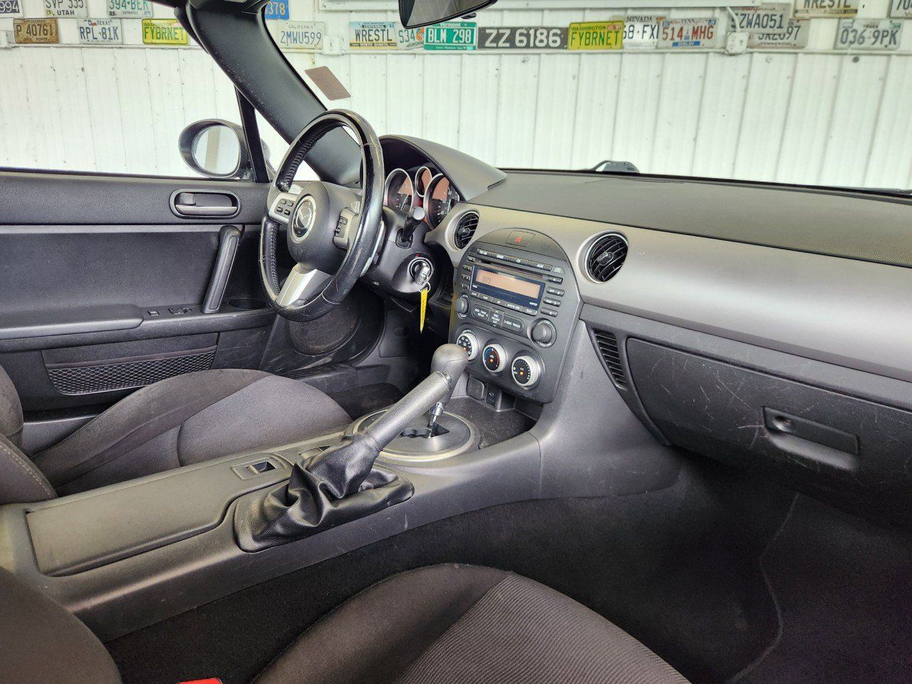 Used 2012 MAZDA MX-5 Miata Sport RWD image 2