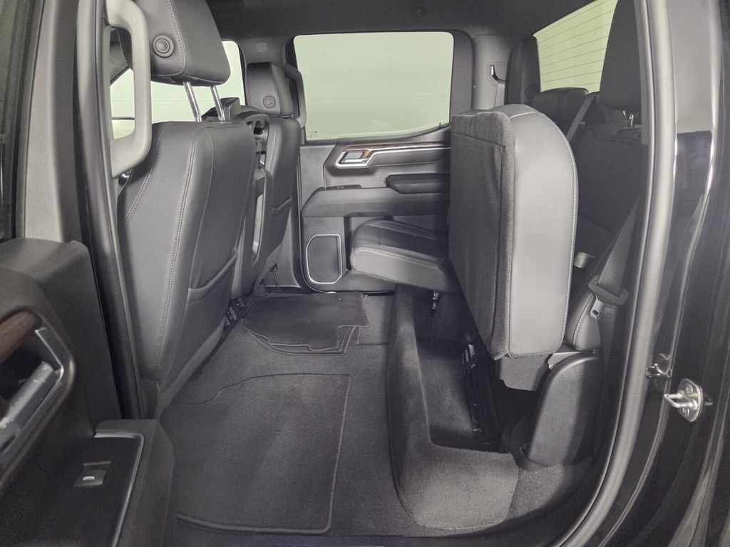 Used 2025 GMC Sierra 1500 SLT RWD image 21