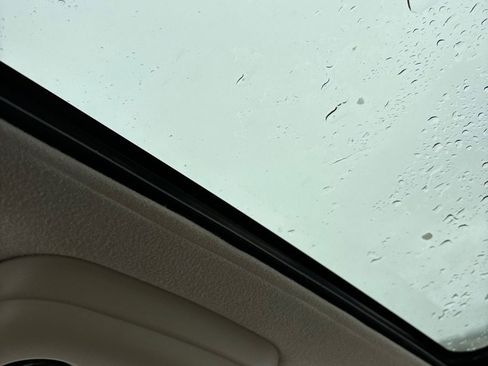 Used 2005 Cadillac Escalade AWD image 16