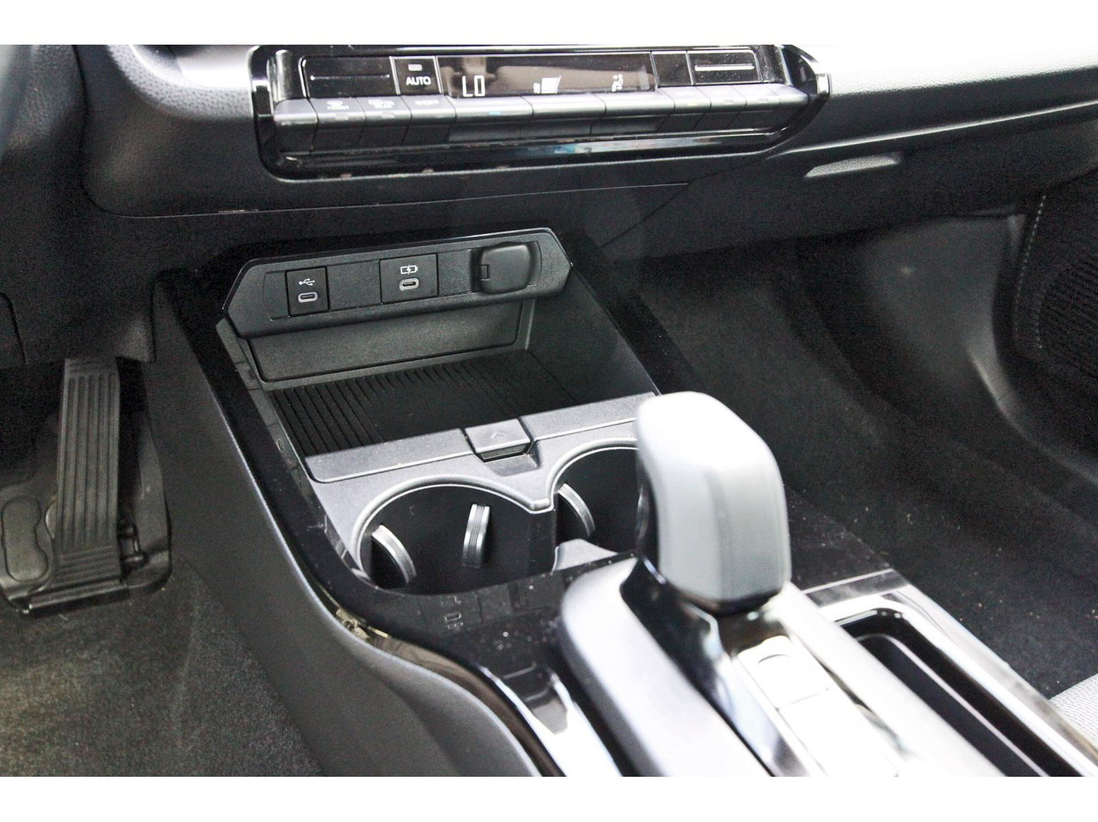 Used 2023 Toyota Prius LE FWD image 30